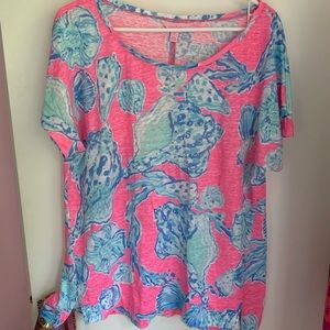 Flowy Lilly top- like new, perfect for summer !